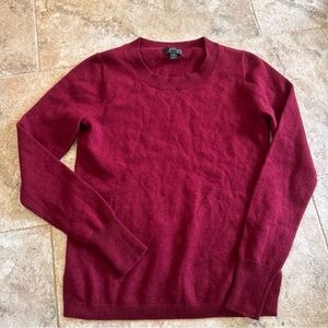 J. Crew woman’s cashmere sweater size XS Burgundy/maroon Crew Neck long sleeve